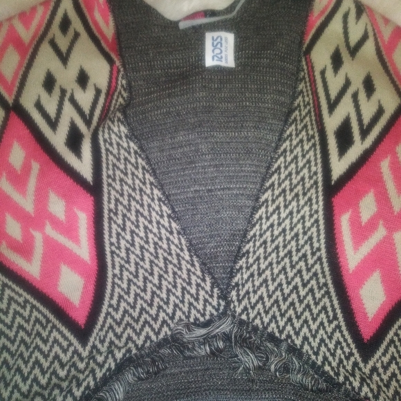 Fridge Shawl/ Poncho - Picture 2 of 4